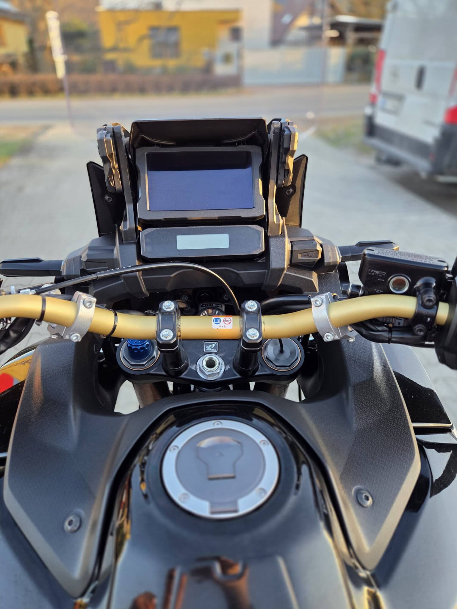 Honda CRF1100L Africa Twin Adventure Sports DCT Showa EERA 2020, 1. majitel