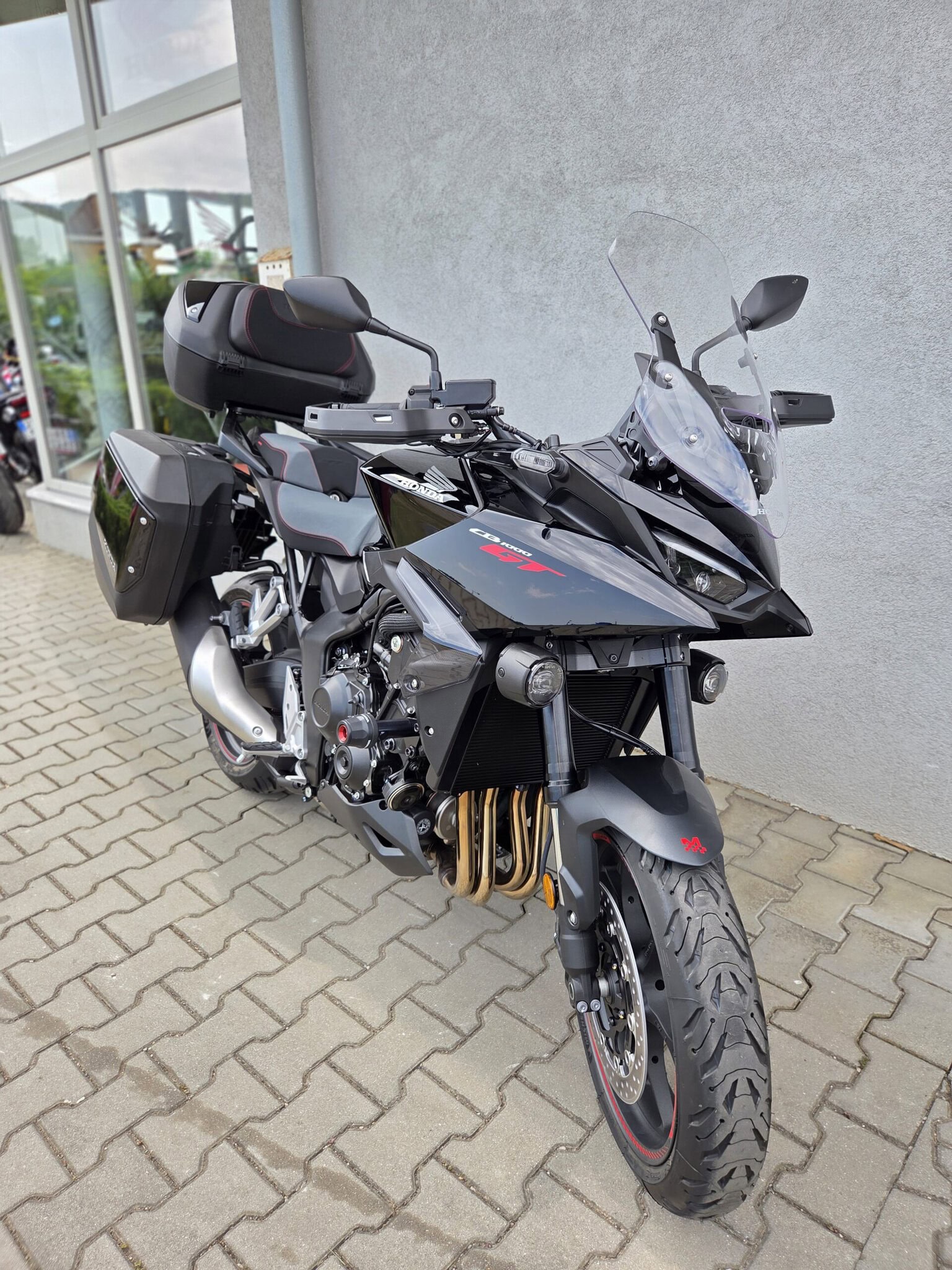 HONDA CB1000GT 2026 PŘEDVÁDĚCÍ