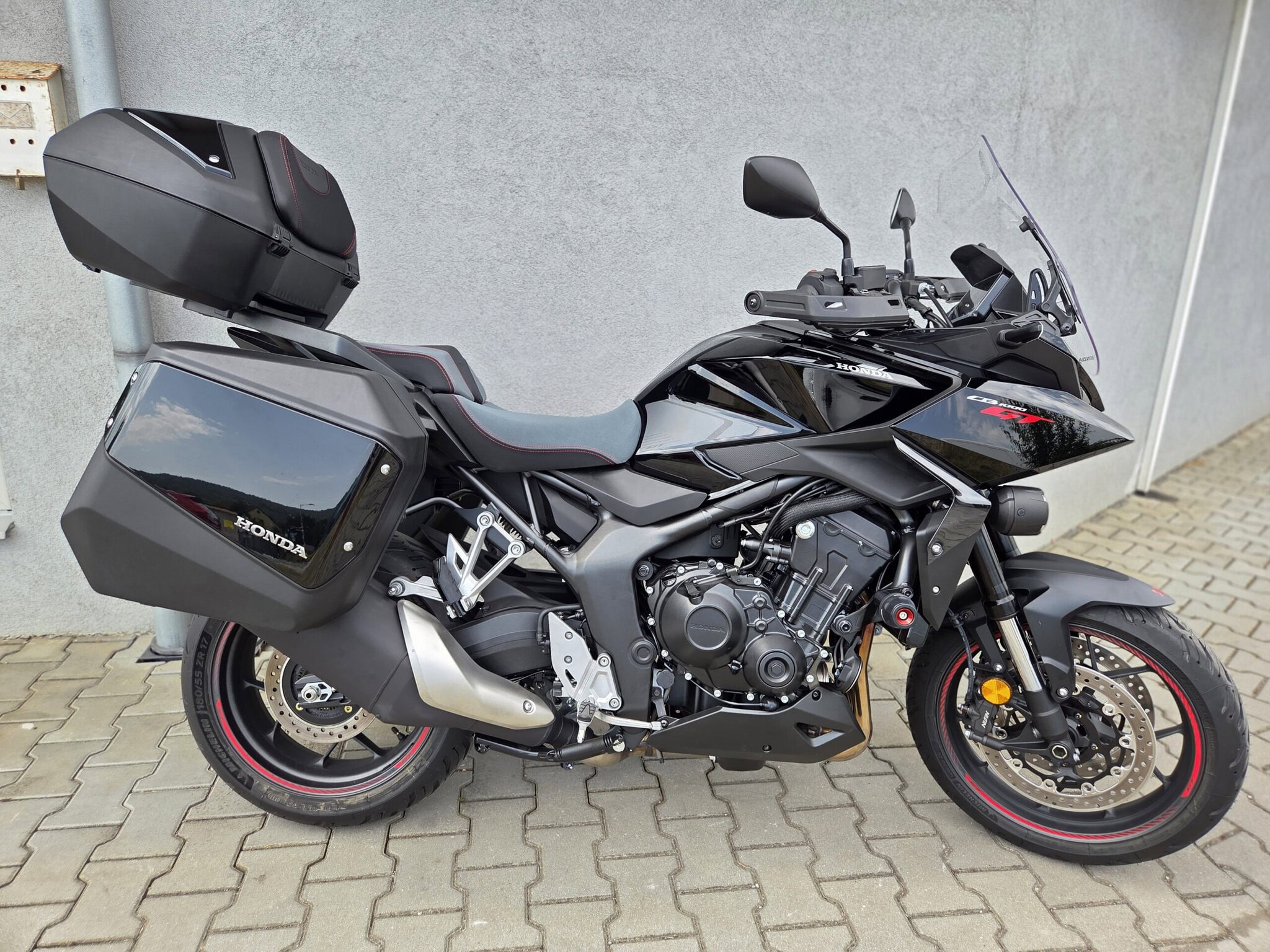 HONDA CB1000GT 2026 PŘEDVÁDĚCÍ