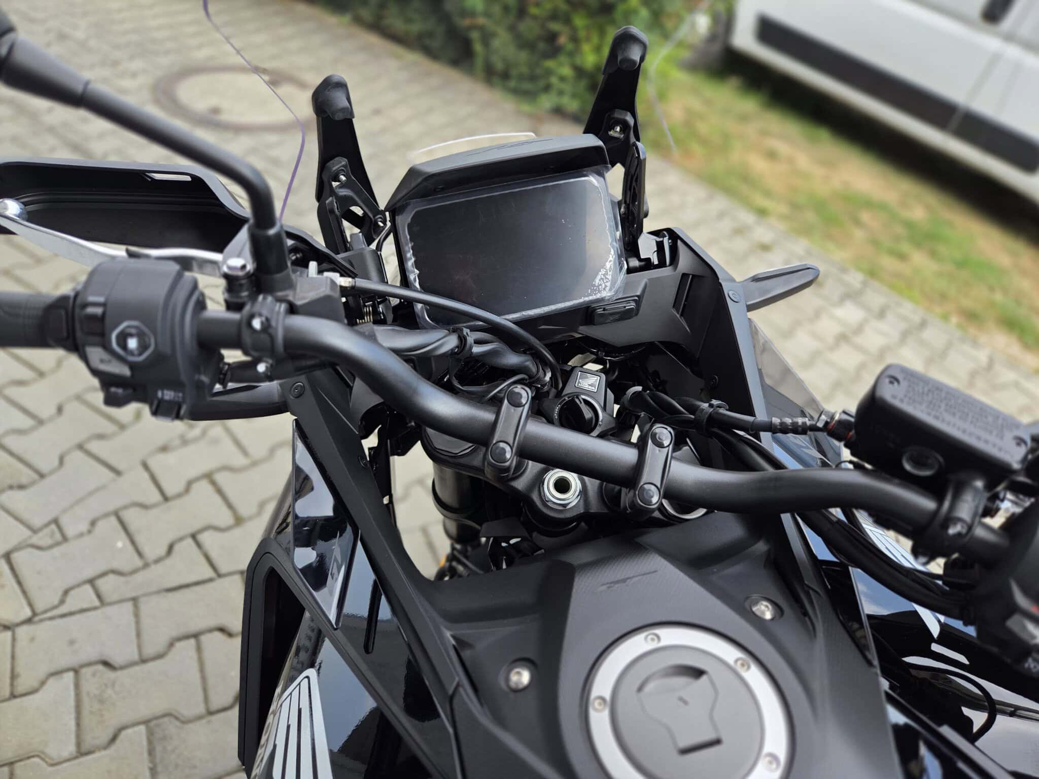 HONDA CB1000GT 2026 PŘEDVÁDĚCÍ