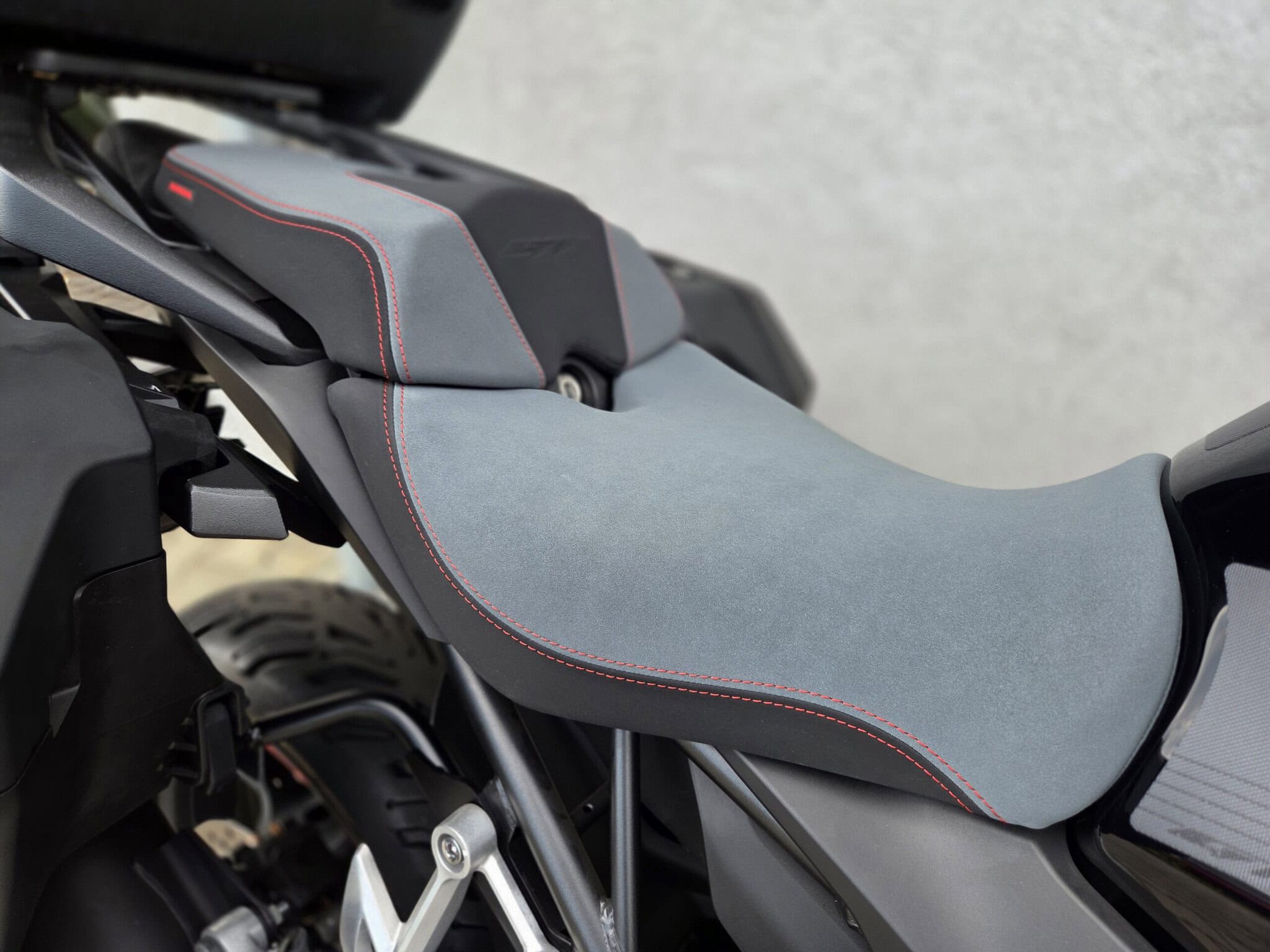 HONDA CB1000GT 2026 PŘEDVÁDĚCÍ