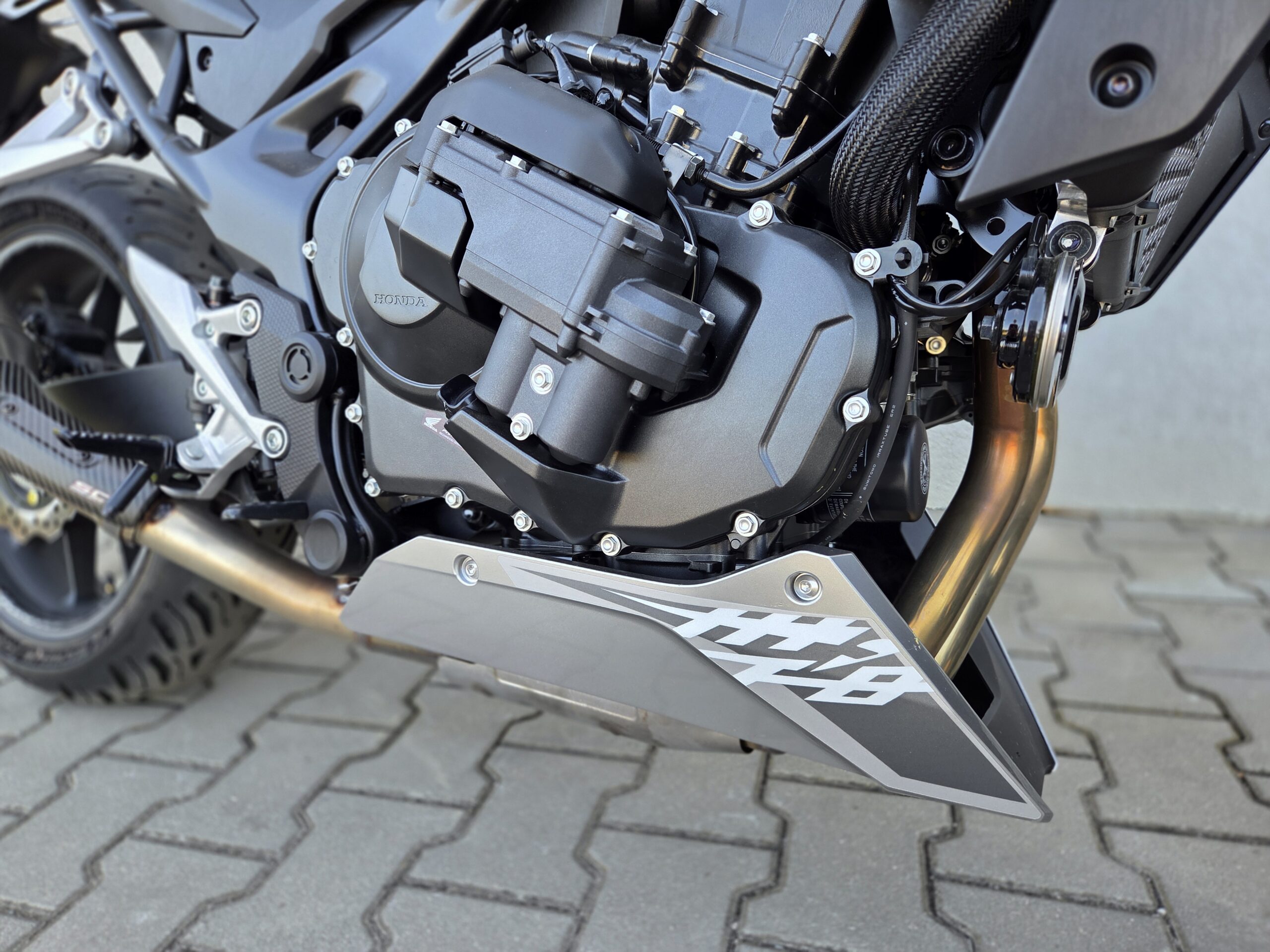 HONDA CB750 Hornet E-Clutch 2026