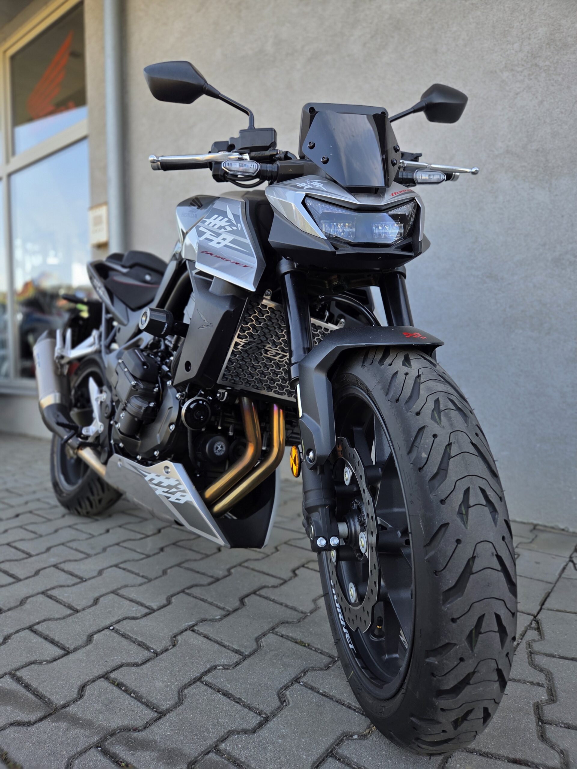 HONDA CB750 Hornet E-Clutch 2026