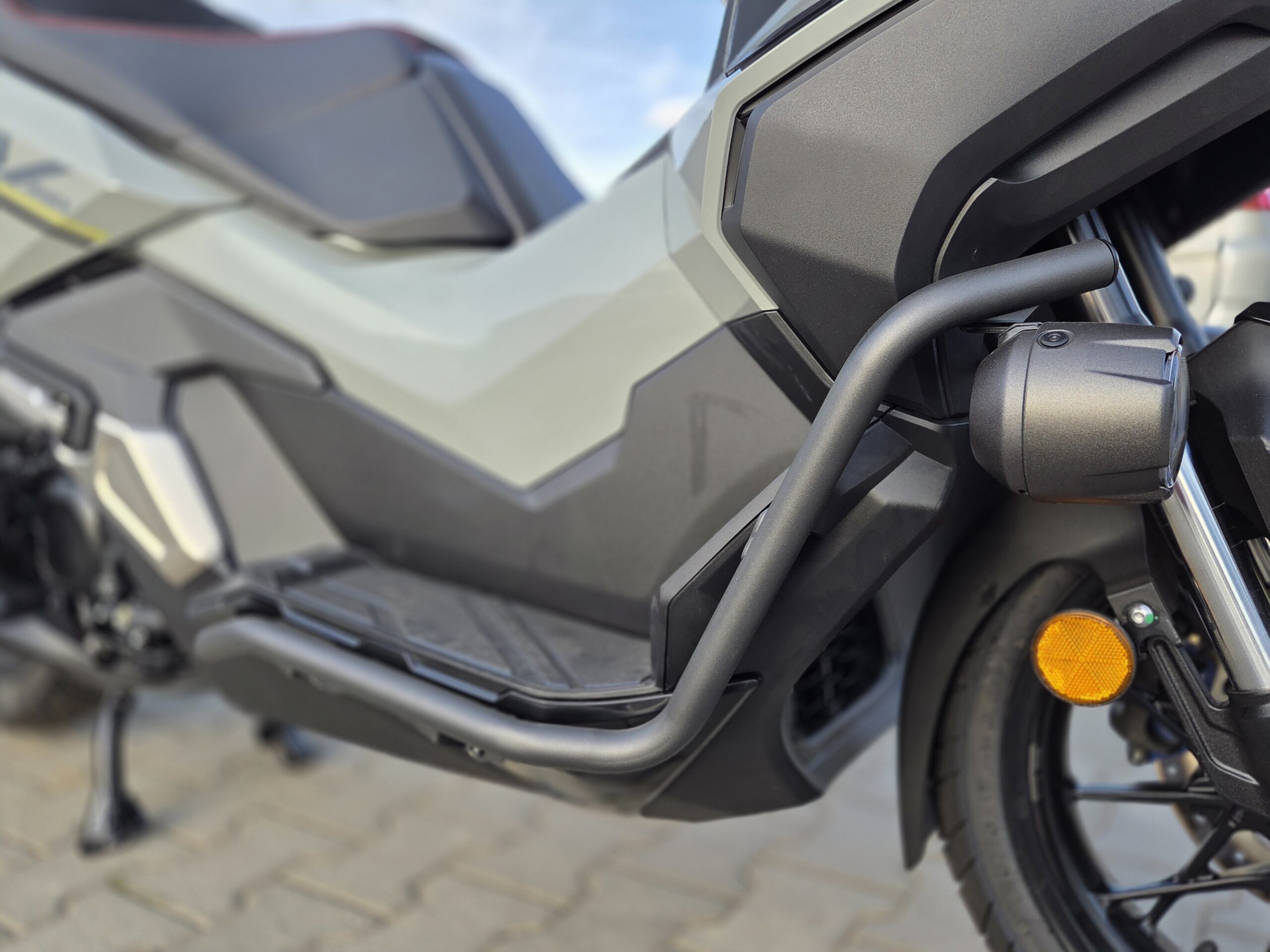 HONDA ADV 350 Smart Top Box s výbavou 2026